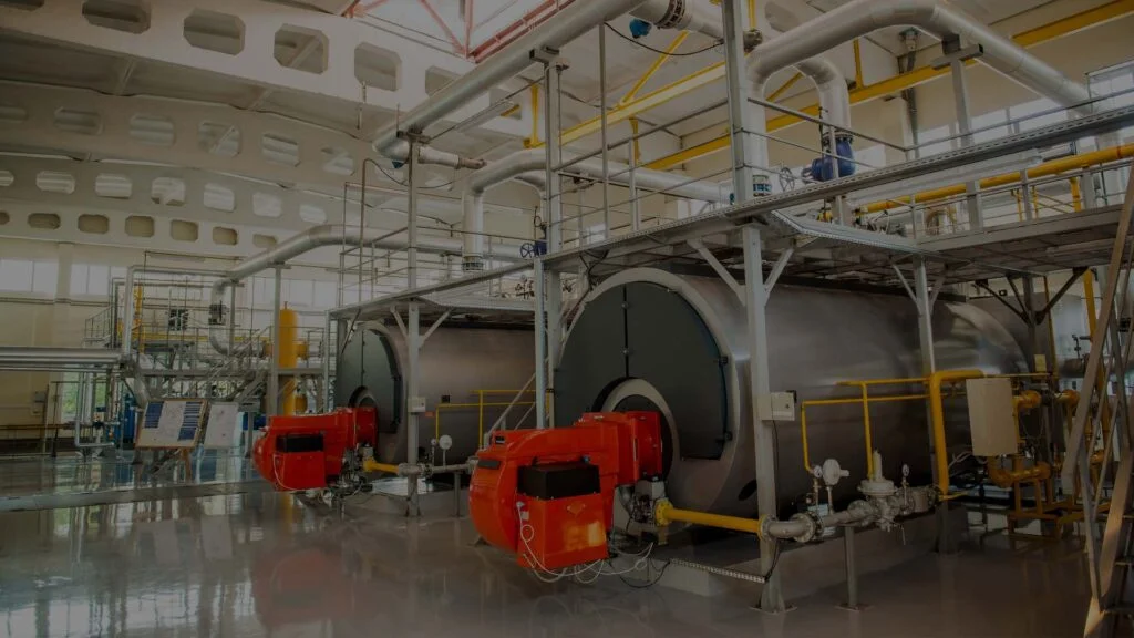 Yakıt ve buhar kazanı izolasyonu – endüstriyel ısı kayıplarını önleyen enerji verimli izolasyon sistemi.